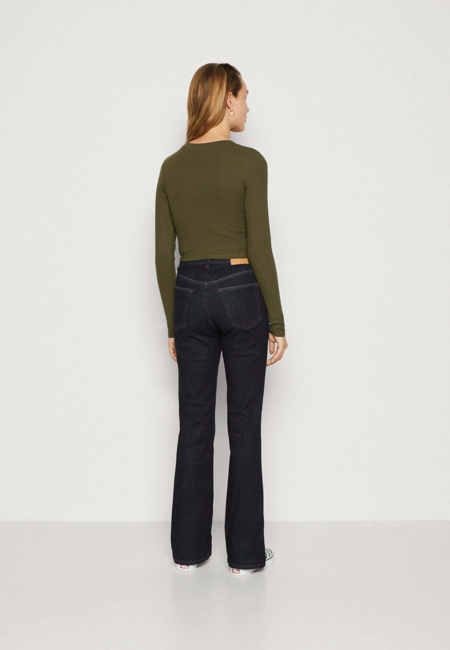 Monki Longsleeve - Khaki 3 Monki Longsleeve - Khaki - Afbeelding 3