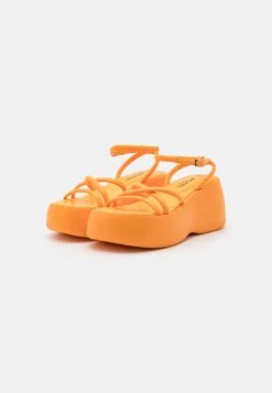 Monki Sandalen Met Plateauzool - Yellow Bright Orange -Monki Winkel 15f374d3f7724812aeb193061b519b26