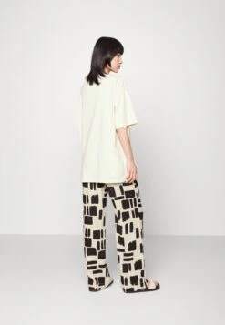 Monki Broek - White Dusty Light/Brushstrokes/White -Monki Winkel 1ac0583fad654e0688fef3100d872f50