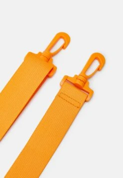 Monki Lou Bag - Schoudertas - Orange 10 Monki Lou Bag - Schoudertas - Orange -Monki Winkel 1e8dbe3ae5214d559e5705ce0aed2f06