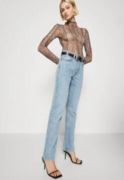 Monki Straight Leg Jeans - Blue 9 Monki Straight Leg Jeans - Blue -Monki Winkel 2fe54e3fa3f642aabac89b01f17b2bb9