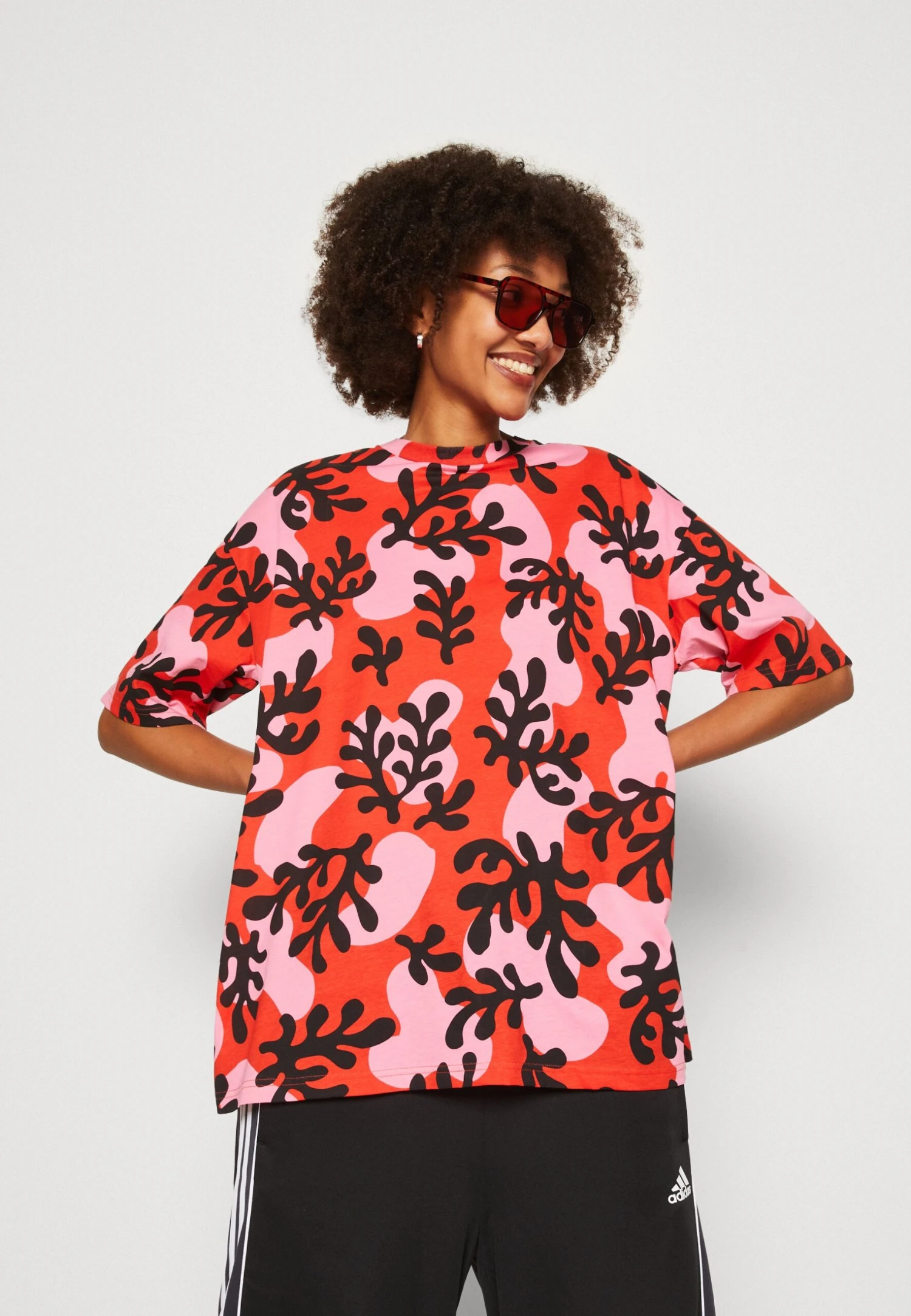 Monki T-Shirt Basic - Pink/Black/Red 4 Monki T-Shirt Basic - Pink/Black/Red - Afbeelding 4