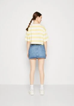 Monki T-Shirt Print - Yellow Light 8 Monki T-Shirt Print - Yellow Light -Monki Winkel 3426fcfcec2c4488a3b29fcfb1c508e1