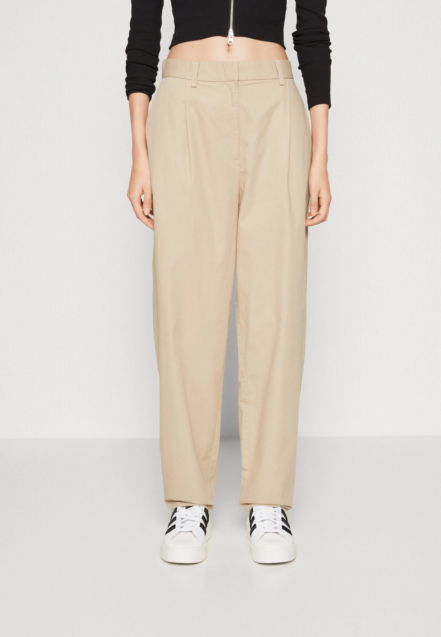 Monki Chino - Beige 1 Monki Chino - Beige