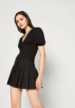 Monki T-Shirt Print - Black 9 Monki T-Shirt Print - Black -Monki Winkel 3c2f128c6ea7481488155b03c7a83088