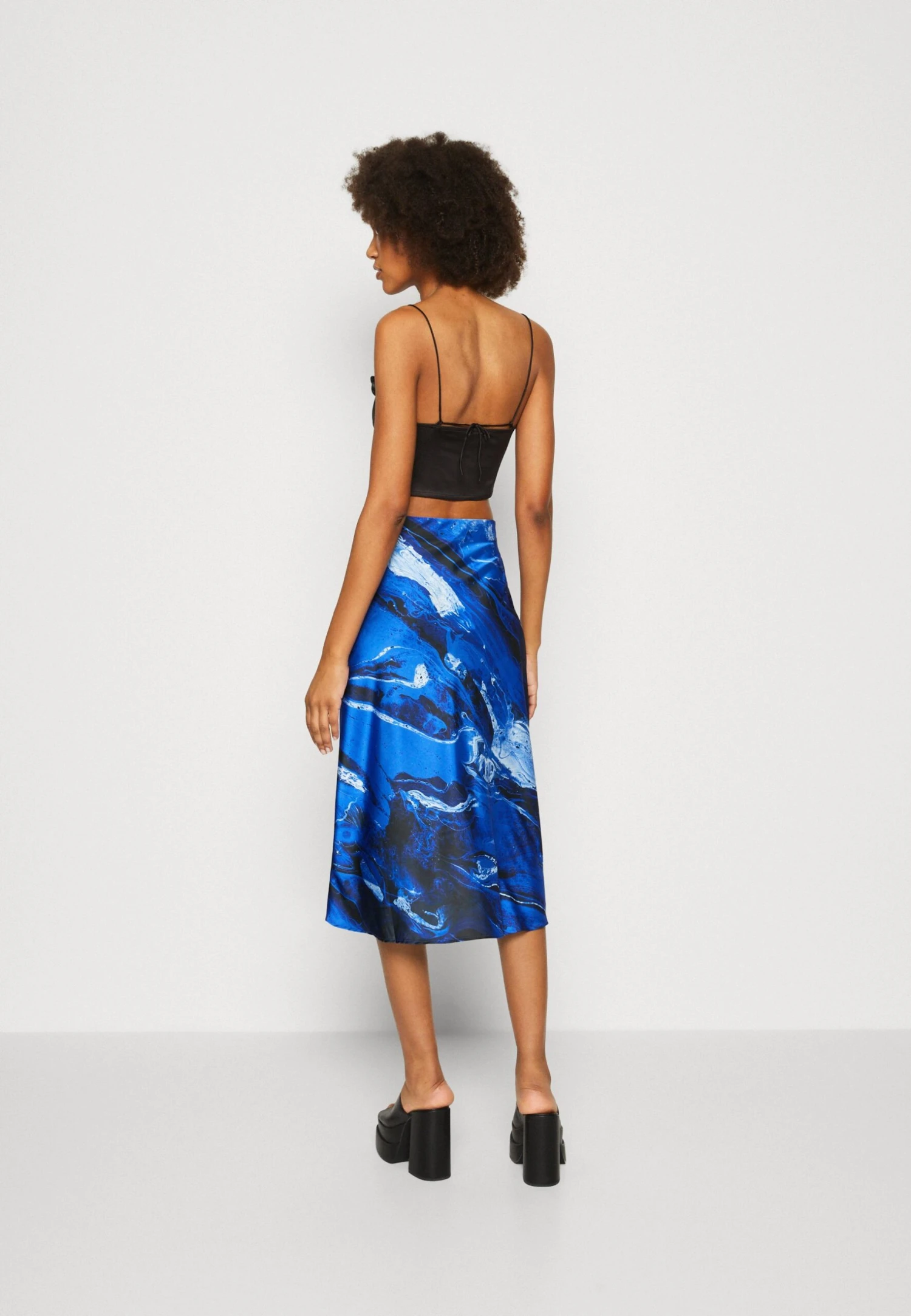 Monki A-Lijn Rok - Blue Bright/Blue 3 Monki A-Lijn Rok - Blue Bright/Blue - Afbeelding 3