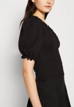 Monki T-Shirt Print - Black 11 Monki T-Shirt Print - Black -Monki Winkel 51d620e7a4cb4c89ac4d263477e63d44