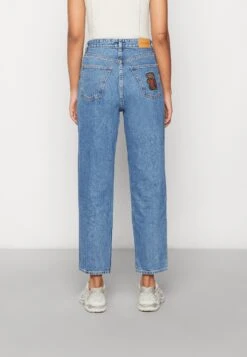 Monki Straight Leg Jeans - Blue Denim 8 Monki Straight Leg Jeans - Blue Denim -Monki Winkel 5e446d3d42754abc971bd3778c29aa17