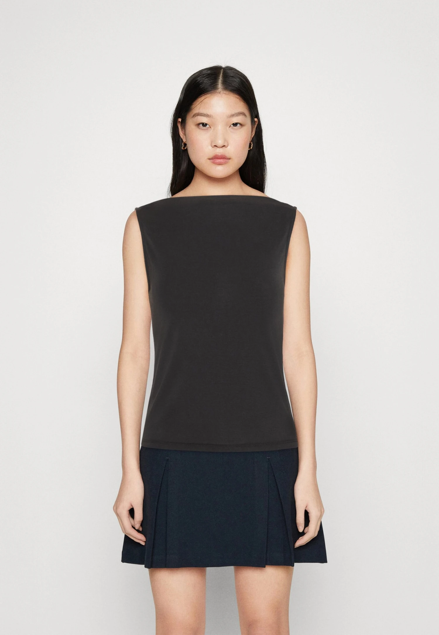 Monki Top - Black Dark 1 Monki Top - Black Dark