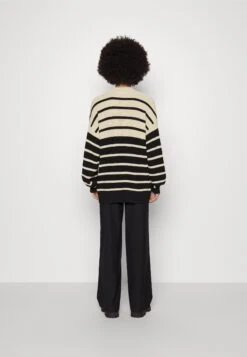 Monki Trui - Black/Beige -Monki Winkel 70bbe64e322d4f5b9151ab72d6ebdfd9