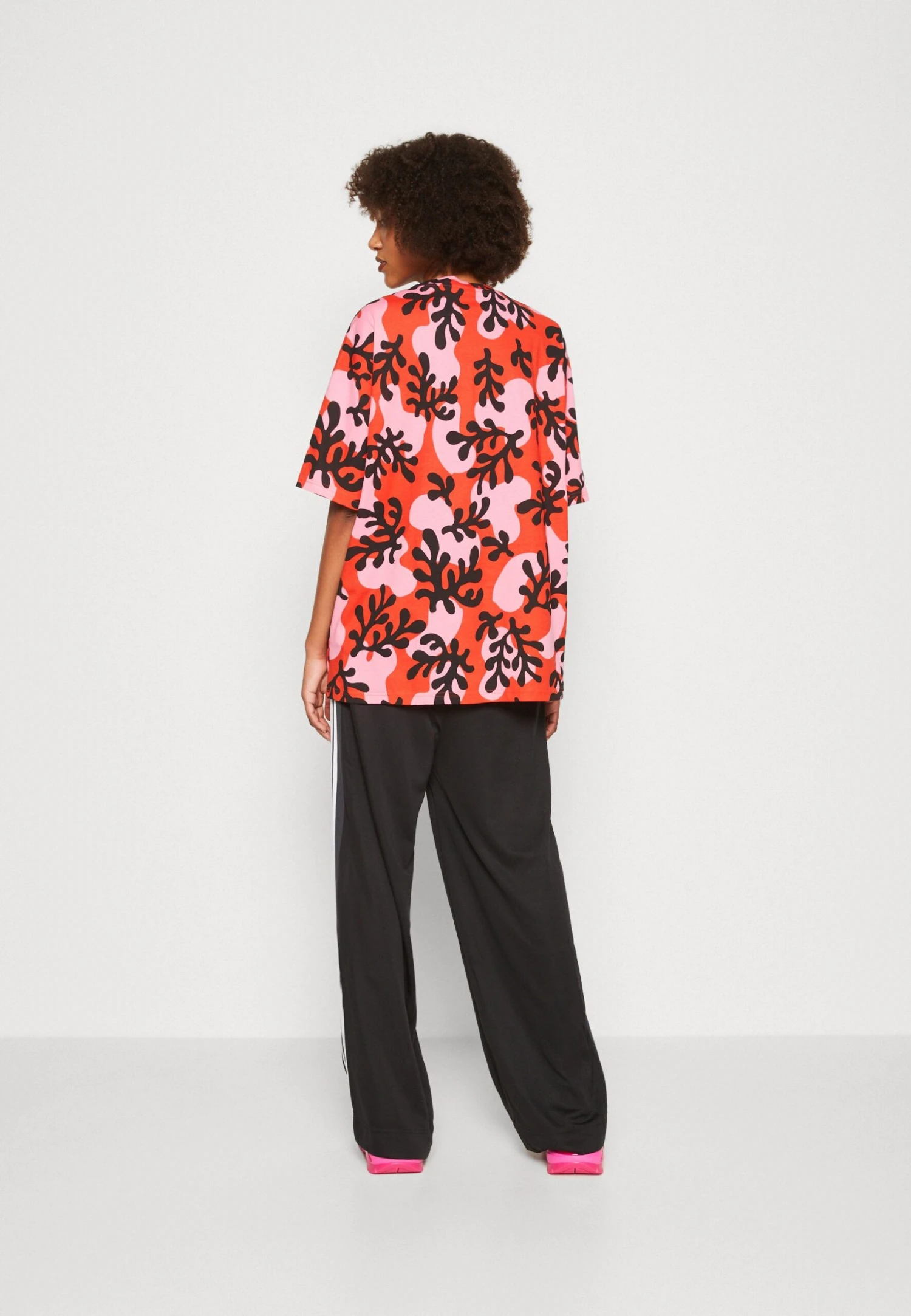 Monki T-Shirt Basic - Pink/Black/Red 3 Monki T-Shirt Basic - Pink/Black/Red - Afbeelding 3