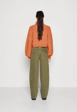 Monki Relaxed Fit Jeans - Green Washed Out 8 Monki Relaxed Fit Jeans - Green Washed Out -Monki Winkel 7f33d4c7aad34848a57ffd74140f368b