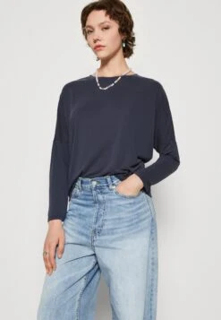 Monki Longsleeve - Blue 9 Monki Longsleeve - Blue -Monki Winkel 881475e9dfae4d7aaa920d7669a56bd2