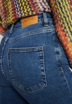 Monki Slim Fit Jeans - Blue -Monki Winkel 89552c43783a431285b6b7aa536994c9