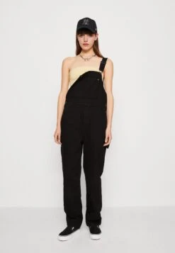 Monki Winkel -Monki Winkel 8aa58b9e85ad4a27a38d658d6d663d8f