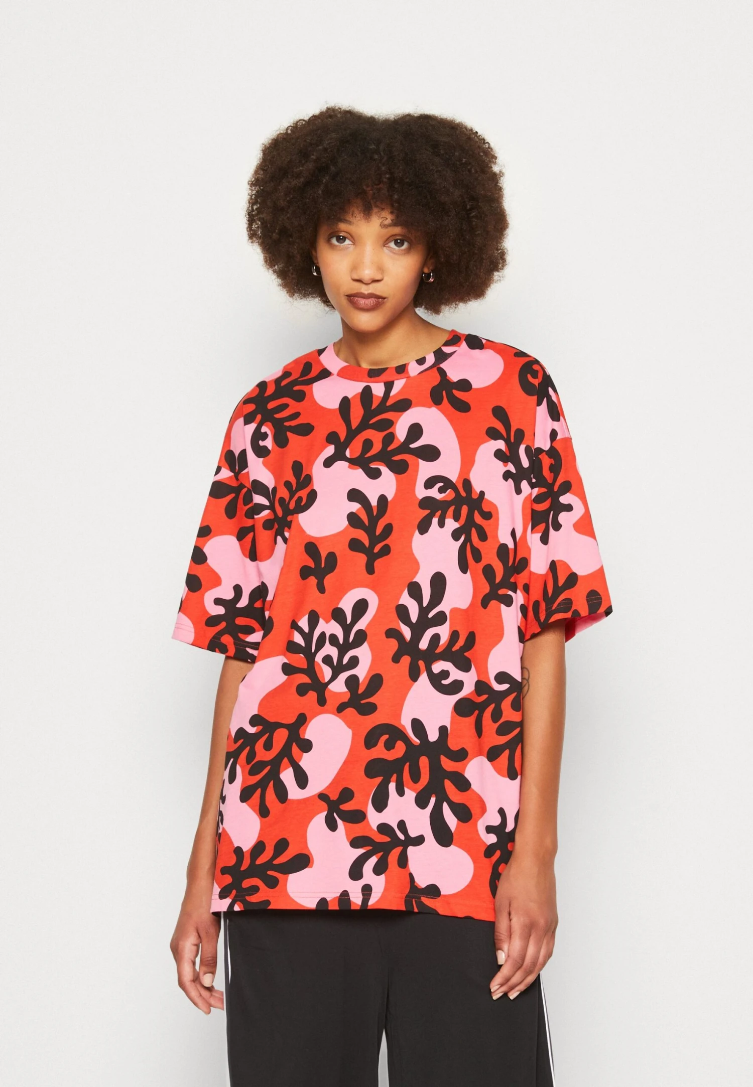 Monki T-Shirt Basic - Pink/Black/Red 1 Monki T-Shirt Basic - Pink/Black/Red