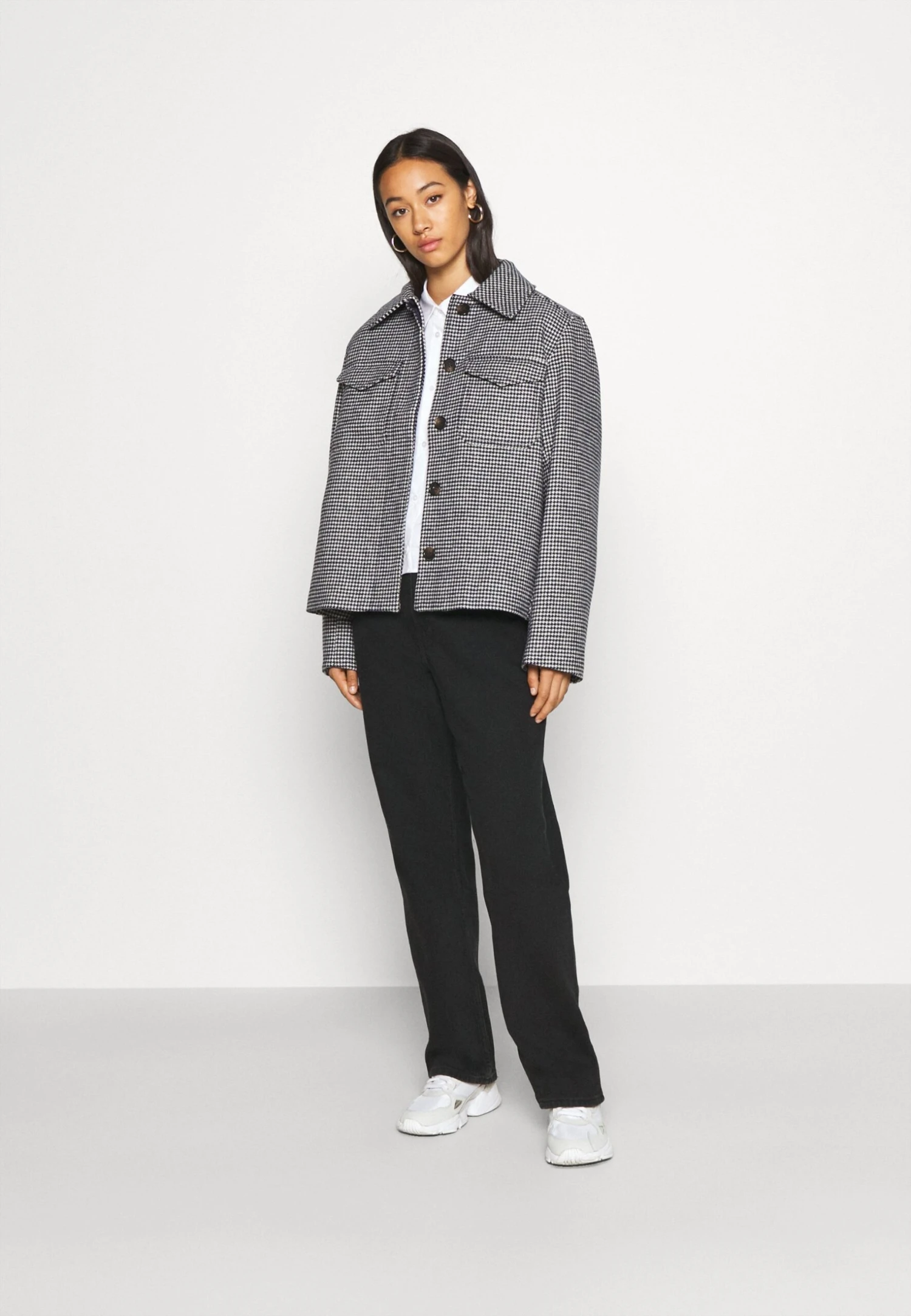 Monki Straight Leg Jeans - Black Dark 2 Monki Straight Leg Jeans - Black Dark - Afbeelding 2