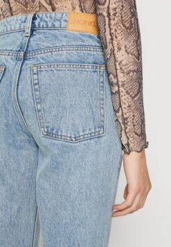 Monki Straight Leg Jeans - Blue 11 Monki Straight Leg Jeans - Blue -Monki Winkel a49b8a9d80da4d099d1a8a5c68cba01f