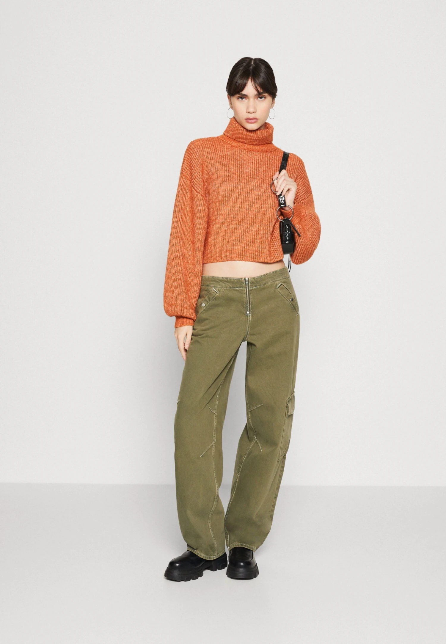 Monki Relaxed Fit Jeans - Green Washed Out 2 Monki Relaxed Fit Jeans - Green Washed Out - Afbeelding 2