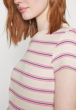 Monki T-Shirt Basic - Solid Pink / Solid Blue -Monki Winkel a712f20b6001426796531b10316c55d1