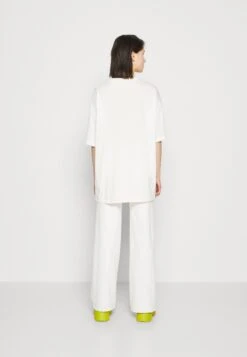 Monki T-Shirt Basic - Pink/Off-White 8 Monki T-Shirt Basic - Pink/Off-White -Monki Winkel a94b62815bbf48479ed62ec7332ec79d