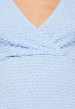 Monki Longsleeve - Blue Light -Monki Winkel b92d0012ecba4bdf864a5e90cdd5607d