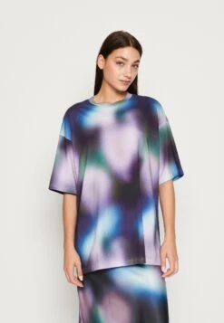 Monki T-Shirt Basic - Lila
