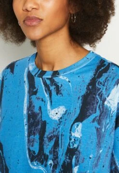 Monki T-Shirt Basic - Blue 11 Monki T-Shirt Basic - Blue -Monki Winkel c68c26b2ee454a52aa38bb34868410d8