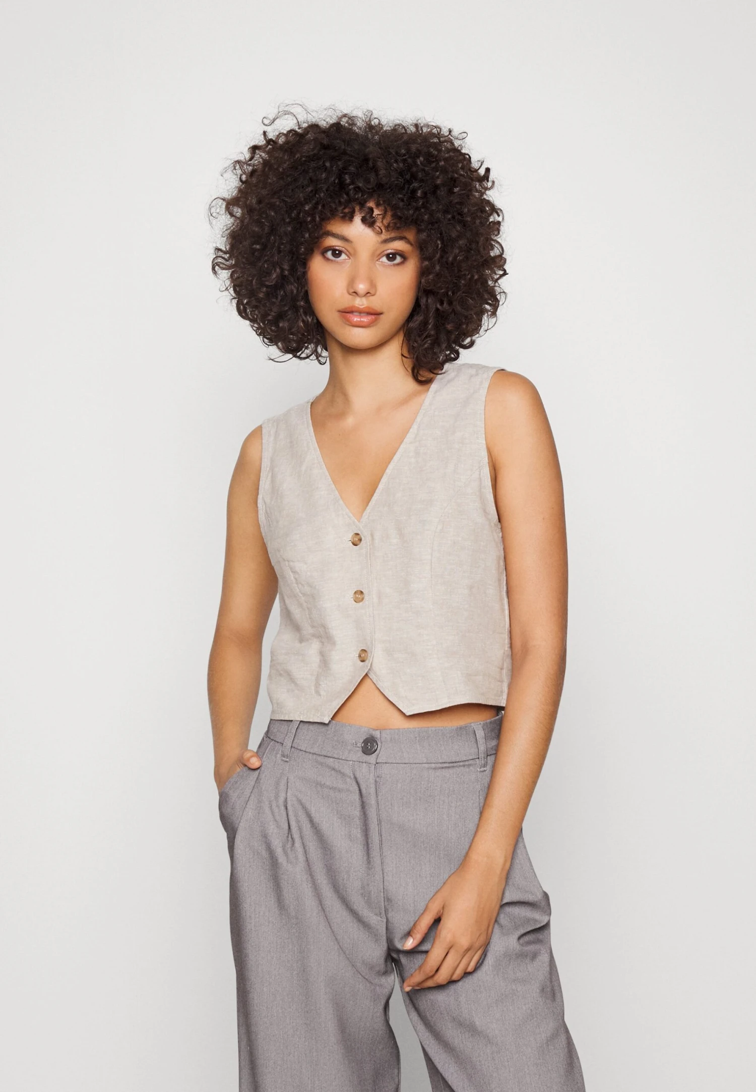 Monki Bodywarmer - Beige Dusty Light 1 Monki Bodywarmer - Beige Dusty Light