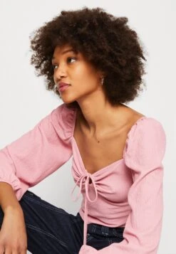 Monki Longsleeve - Light Pink 9 Monki Longsleeve - Light Pink -Monki Winkel d1bd8fe0d49a48a0b20292530ae54c8d