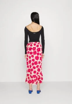 Monki Maxirok - Pink 8 Monki Maxirok - Pink -Monki Winkel d23cc130d2254a439355756f287ba22b