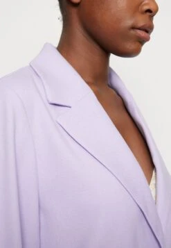 Monki Blazer - Lilac -Monki Winkel d2bc1b7a61b5419e96682dc23e8a62f9