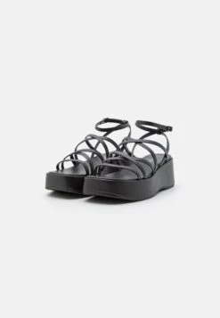 Monki Sandalen Met Plateauzool - Black Dark -Monki Winkel d6fd7765eb8e45e6890ec8b846fac847