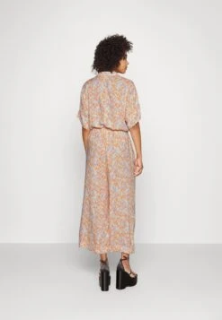 Monki Jumpsuit - White Light/Summer -Monki Winkel d8b9f90bd88d4f2f9de2ce47d1060441