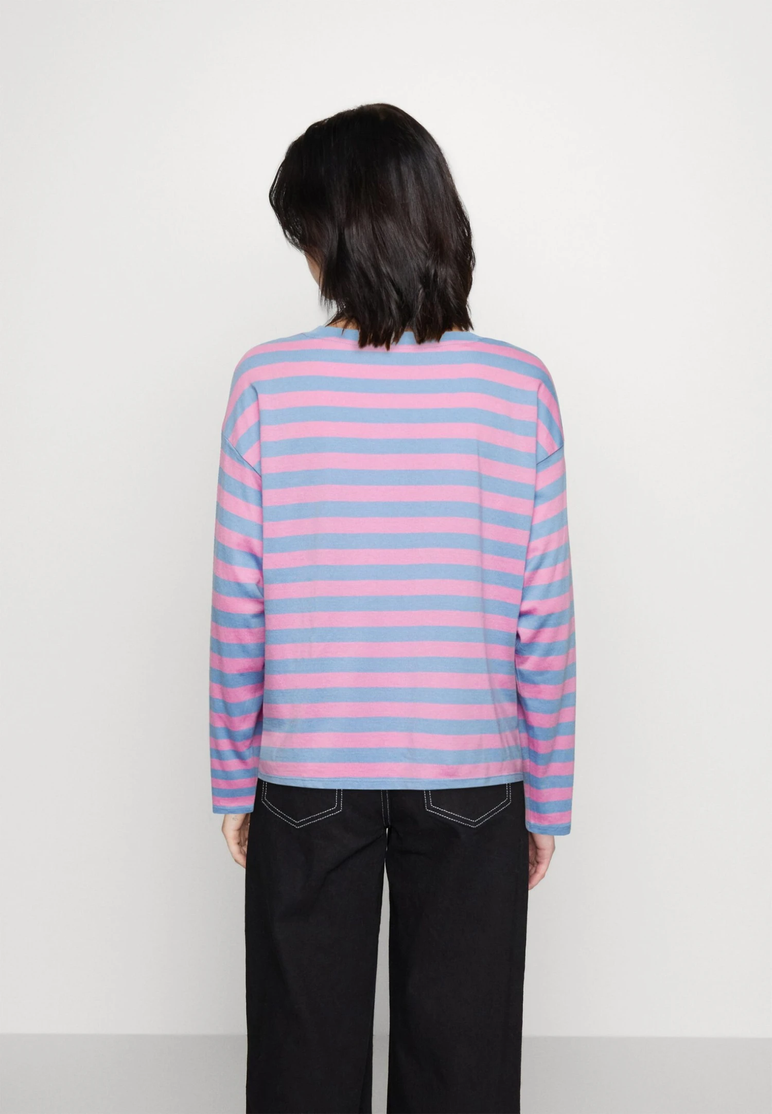 Monki Longsleeve - Light Blue/Light Pink 3 Monki Longsleeve - Light Blue/Light Pink - Afbeelding 3
