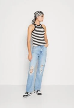 Monki Top - White Light/Black And Green Khaki