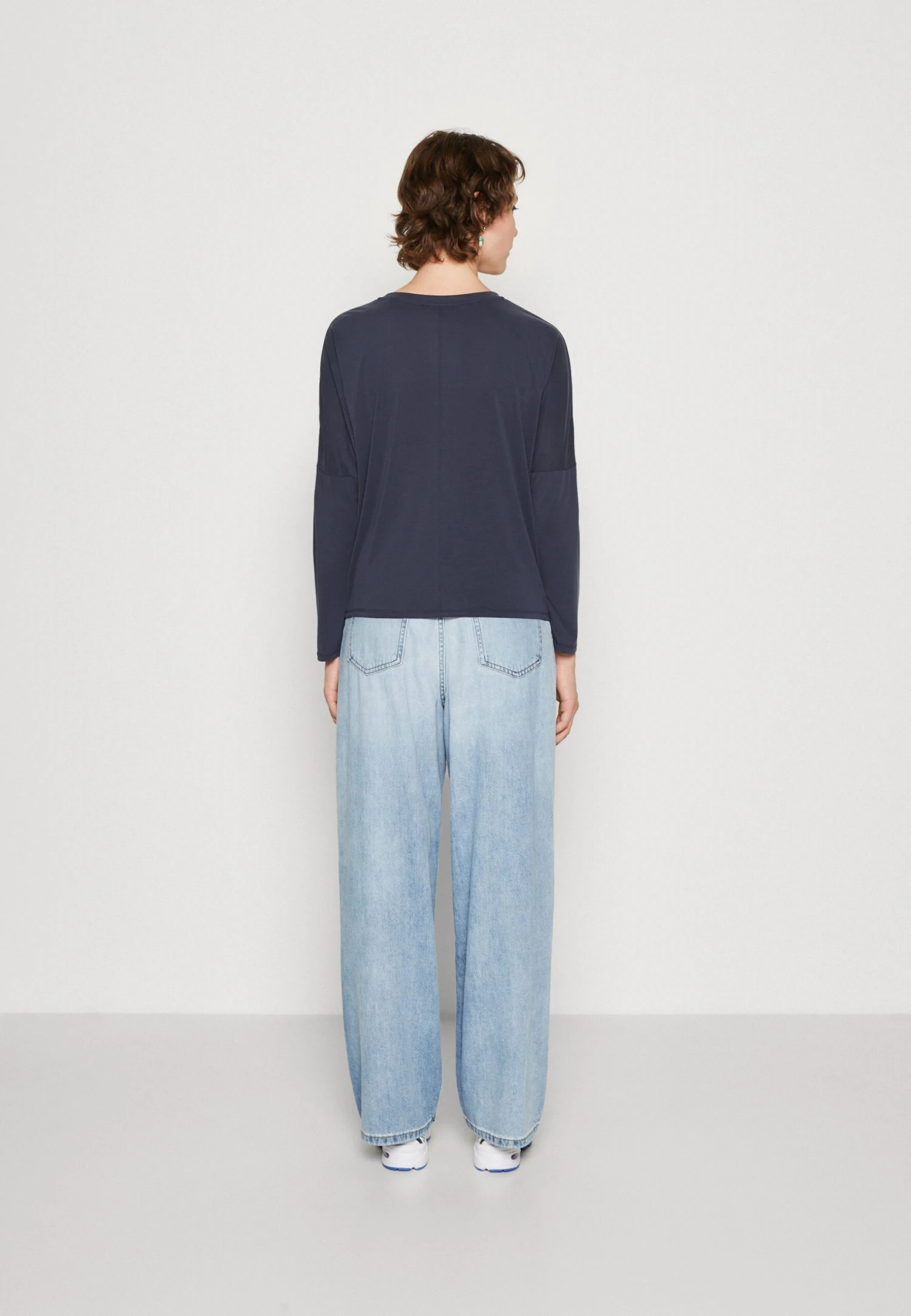 Monki Longsleeve - Blue 3 Monki Longsleeve - Blue - Afbeelding 3
