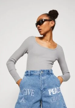 Monki Longsleeve - Grey -Monki Winkel e6ac850475ee4d8d8da887ef67870d4f