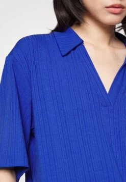 Monki Poloshirt - Blue Bright 9 Monki Poloshirt - Blue Bright -Monki Winkel e9b103696d374869bb01bef4a743d0a4