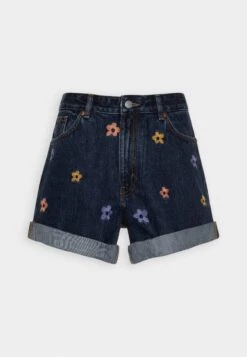 Monki Jeansshort - Blue Medium/Dusty Mid Blue -Monki Winkel f1054bd1cee143858019425ea4ed265e
