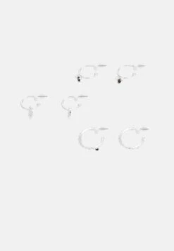 Monki Oorbellen - Silver-Coloured -Monki Winkel f38422ea7da741db82e231272fa63570