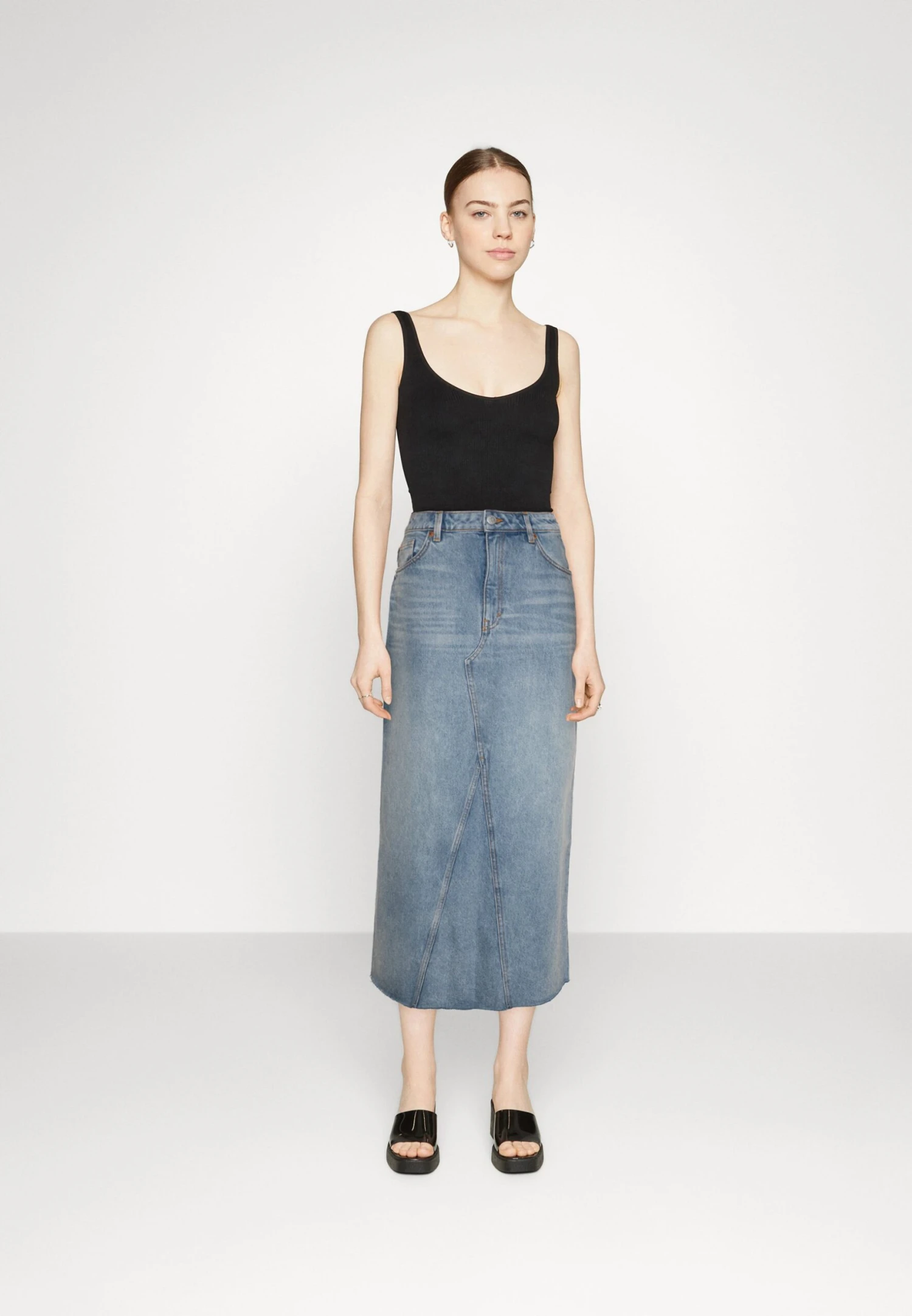 Monki Jeansrok - Blue Denim 2 Monki Jeansrok - Blue Denim - Afbeelding 2