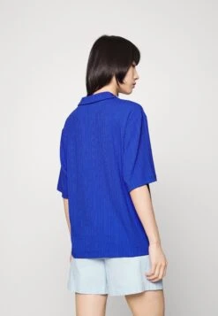 Monki Poloshirt - Blue Bright 7 Monki Poloshirt - Blue Bright -Monki Winkel f66477d916eb49ffa0ec7858dacc59ac