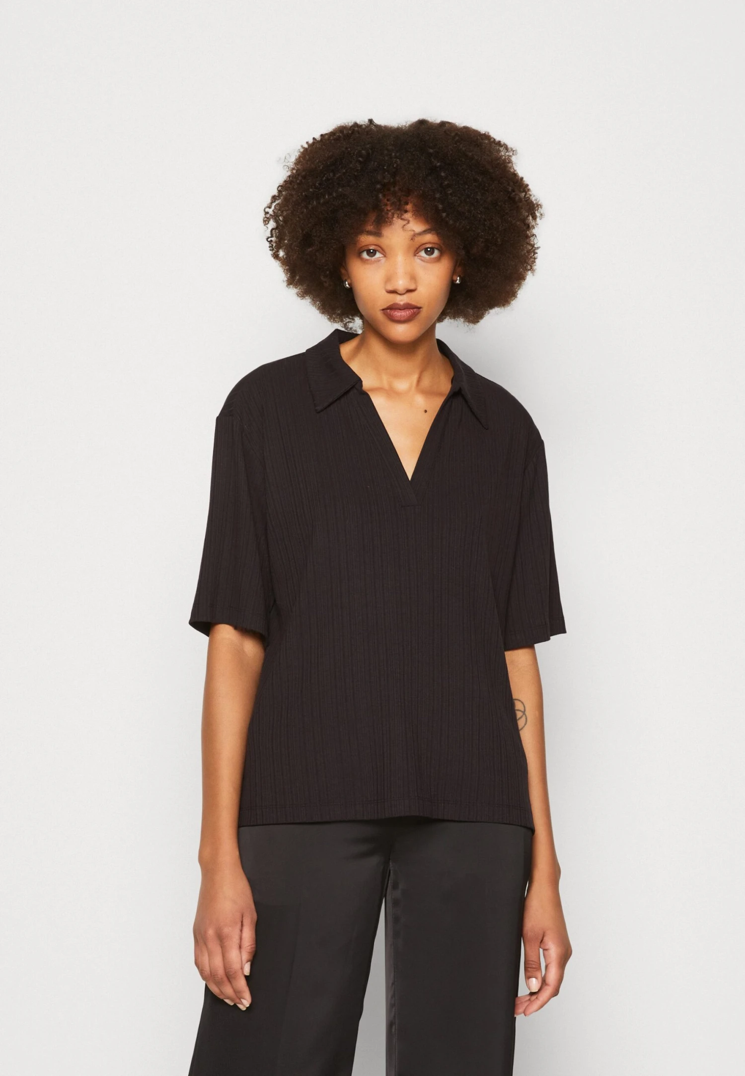 Monki Poloshirt - Black Dark 1 Monki Poloshirt - Black Dark